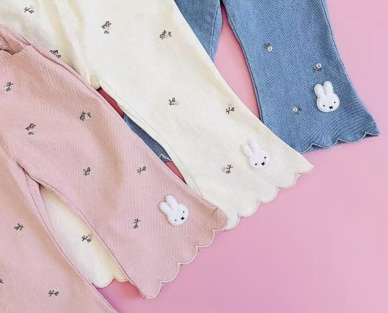 𝗠𝗶𝗳𝗳𝘆🐰花花刺繡喇叭褲