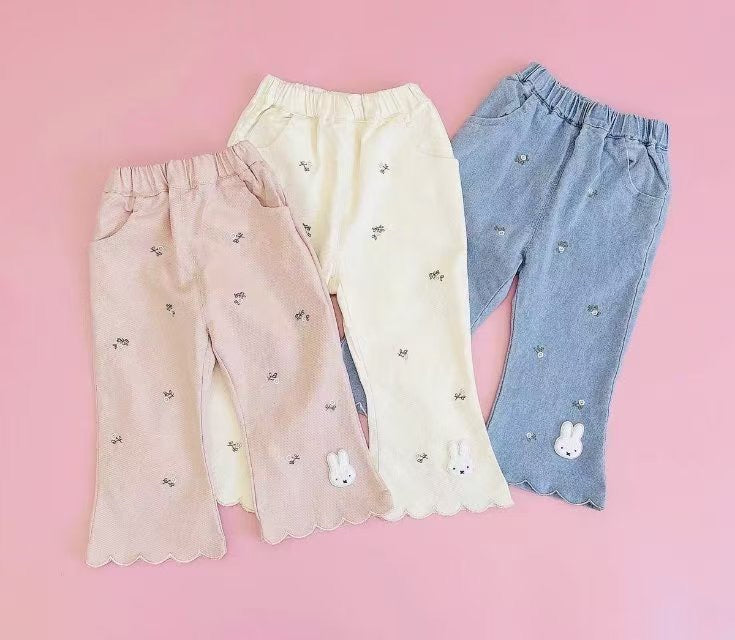 𝗠𝗶𝗳𝗳𝘆🐰花花刺繡喇叭褲